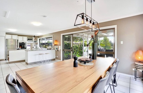Yungaburra House | LakeSide Tinaroo- Lakefront Retreat with Private Pontoon, Water Activities & Stunning Views