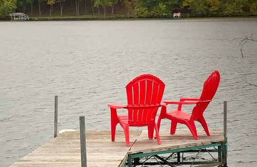 Underwood Cabin | Lakeside Tiny Home Retreat ~ 2 1/2 acres ~ Breathtaking Views ~ Relax! ~