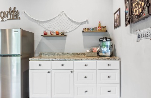 Eatons Crossing House | Lakeside townhome w/hot tub, fire pit & game room