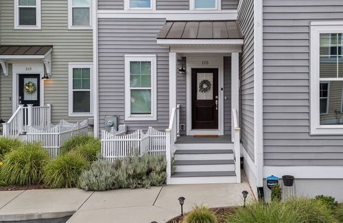 Eatons Crossing House | Lakeside townhome w/hot tub, fire pit & game room