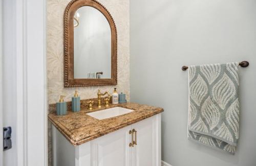 Stoney Creek Villa | Lakeside Villa
