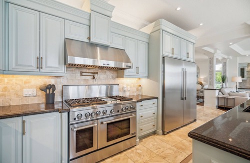Stoney Creek Villa | Lakeside Villa – Luxury Waterfront Retreat with Skyline Views