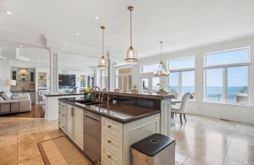 Stoney Creek Villa | Lakeside Villa – Luxury Waterfront Retreat with Skyline Views