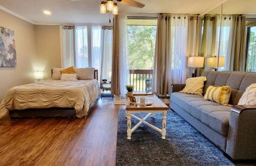 Diamondhead Apartment | Lakeside Villa - Quite Location, walk to the pool and to the Country Club
