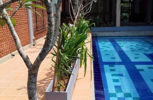 Kathaluwa Villa | Lakeside Villa with Pool near Beaches