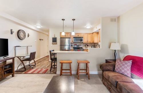 Ogden Condo | Lakeside Village Haven LS1|Pool|Hot Tub|Pickleball