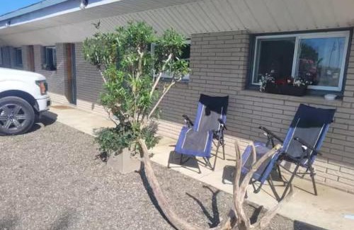 Romney Hotel | Lakeside Village Park Motel