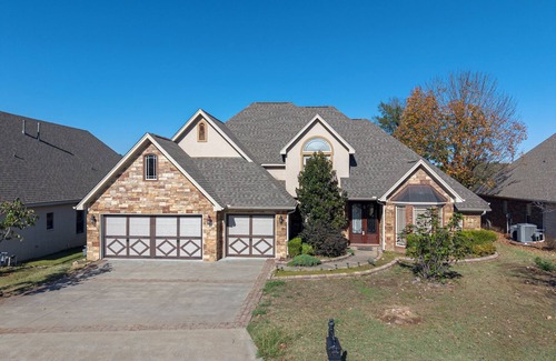 Fort Smith House | Lakeside Way Luxury Retreat