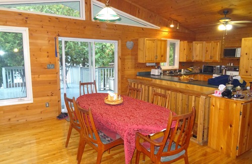 Manitoulin District Cottage | Lakeside Wolsey Shores Cottage on Manitoulin Island Weekly Sat to Sat Rentals
