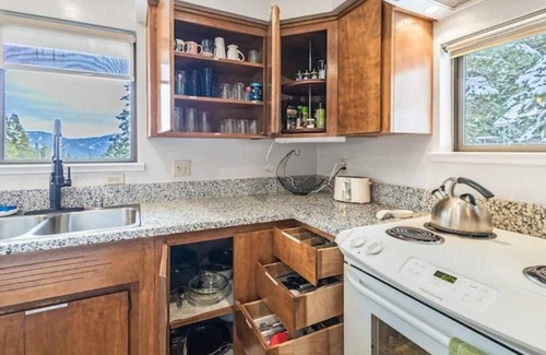 Lake Almanor Country Club House | Lakeview Retreat