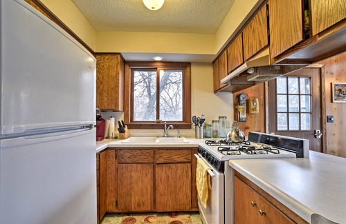 Stearns County Cabin | Lakeview 10-Acre Kimball Cabin w/Private Beach!