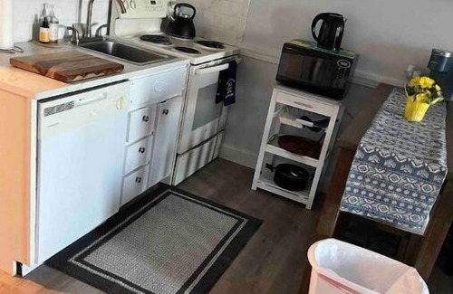 Weirs Beach Condo | Lakeview 1Bedroom w Kitchen Pool Hot Tub Concerts Fire Pit Hiking Weirs Beach