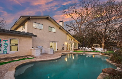 Farmers Branch House | Lakeview 20 sleepers private pool!!