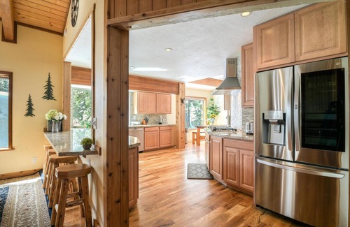 Kingswood Estates House | Lakeview, 4200sqft, EVcharger, fireplace, office+GameRoom, KingsBeach, Northstar