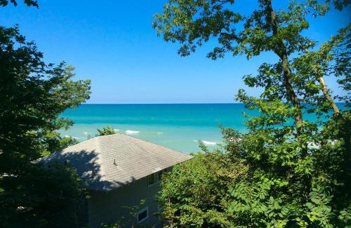 Lakeside House | Lakeview Bluff
