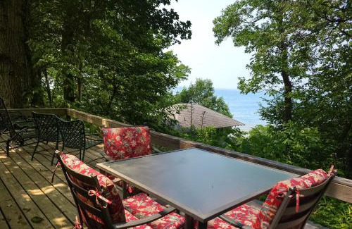Lakeside House | Lakeview Bluff
