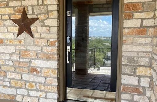 Point Venture Apartment | Lakeview Bungalow-Access to Lake, Pool, Gym, &Park