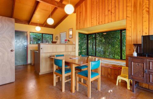 Pukawa House | Lakeview Bush Hideaway - Pukawa Holiday Home