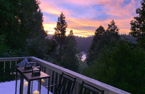 Crestline Cabin | Lakeview cabin close to lake and town.
