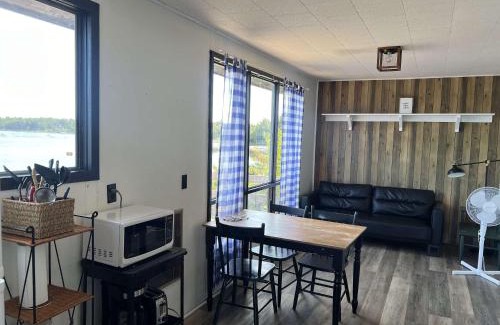 Carling House | Lakeview Cabin in Georgian Bay - Rockwood #11