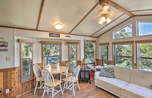 Chico Cabin | Lakeview Cabin - Marina on Lake Bridgeport!