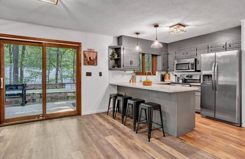 Gouldsboro House | Lakeview Chalet | Arcade | Fire Pit | Lake Access