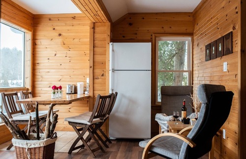 North Frontenac Ski Chalet | Lakeview Cottage - Myers Cave Resort