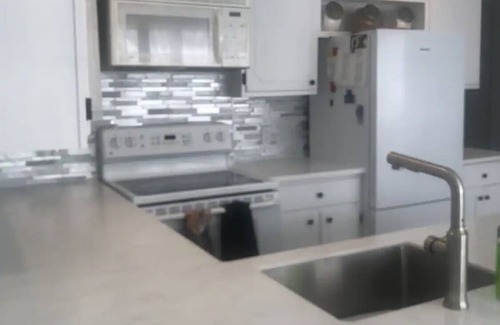 Port Stanley Cottage | Lakeview cottage-10 min walk to main beach