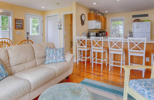 Cayuga House | Lakeview Cottage: "Beautiful Sunset Views!"