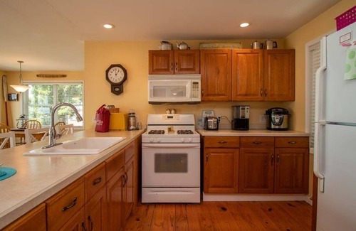 Cayuga House | Lakeview Cottage: "Beautiful Sunset Views!"
