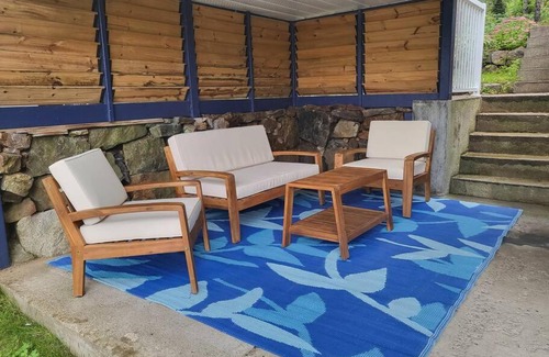 Val-des-Bois Ski Chalet | Lakeview cottage