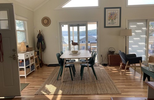 Dundee Cottage | Lakeview Cottage Has it All!