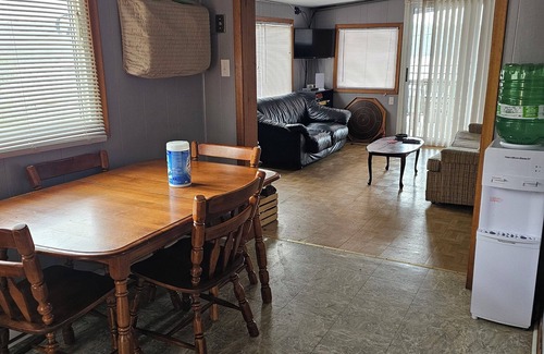 Addington Highlands Cottage | Lakeview cottage on Mazinaw Lake