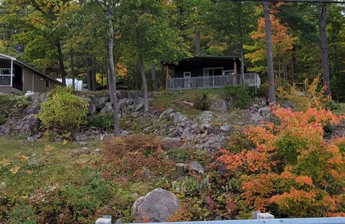 Addington Highlands Cottage | Lakeview cottage on Mazinaw Lake