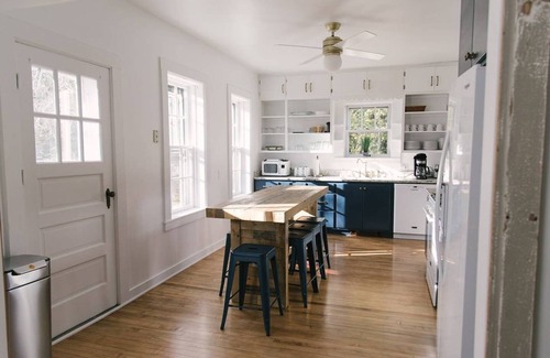 Baileys Harbor House | Lakeview Cottage in Downtown Baileys Harbor