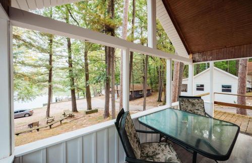 Mayfield House | Lakeview Cottage with Pontoon Rentals