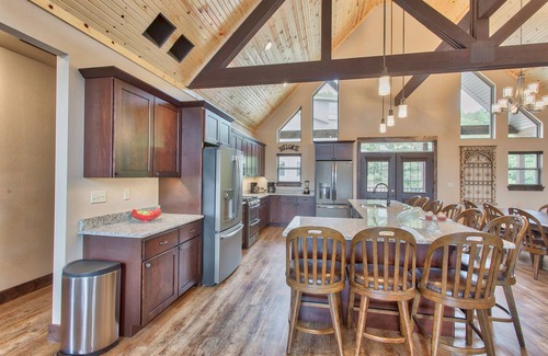 Indian Point Cabin | Lakeview Deck| Game Room | Multi- Pool | Boat Slip