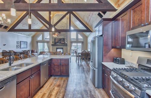 Indian Point Cabin | Lakeview Deck| Game Room | Multi- Pool | Boat Slip