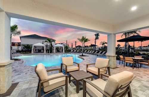 Laurel House | Lakeview Escape · Heated Pool · Pet-Friendly · 7 Min to Beaches