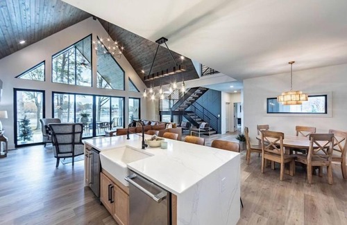 Lake Oconee House | Lakeview Escapes with private dock