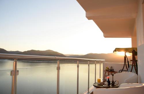 Dalgopo Bed & Breakfast | Lakeview-Estate ApartHotel