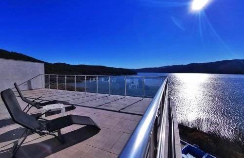 Dalgopo Bed & Breakfast | Lakeview-Estate ApartHotel