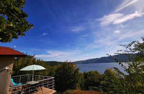 Dalgopo Ski Chalet | Lakeview Estate Chalet