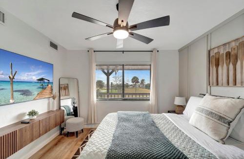 Clewiston Apartment | LakeView Fresh and New Bass N Sun King Bed Pool