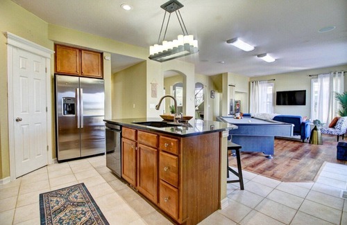 Henderson House | Lakeview | Gameroom | Pool Table
