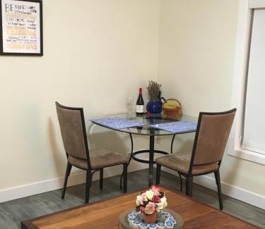 Central Okanagan Bed & Breakfast | Lakeview Gardens B&B