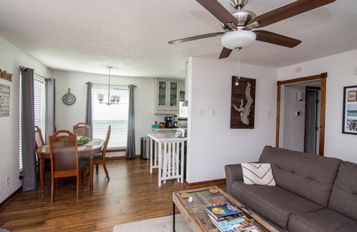 Garland Condo | Lakeview Gem! Lakeside Condo with Deck, Fishing, and Nearby Dining - Perfect for Couples!