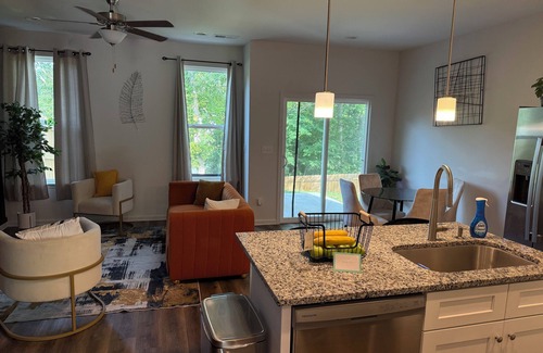 Paw Creek House | Lakeview Getaway Fully Furnished
