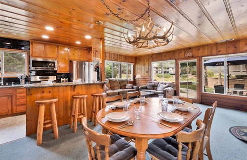 Big Bear Lake Cabin | Lakeview Getaway Village Cabin by Big Bear Vacations