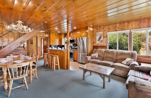 Big Bear Lake Cabin | Lakeview Getaway Village Cabin by Big Bear Vacations